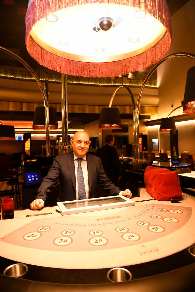 El edifico del Casino Roxy del GRUPO BALLESTEROS recibe una placa Docomomo en el Día Mundial de la Arquitectura