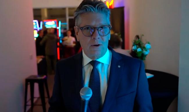 EXCLUSIVA 
Les ofrecemos en VÍDEO la inauguración de la sede de MERKUR DOSNIHA en Málaga