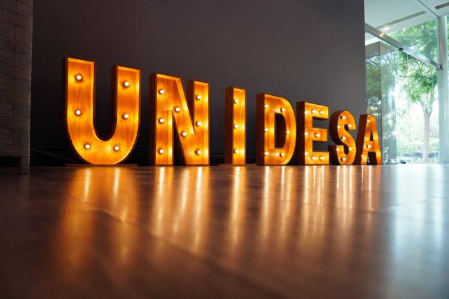 Valencia, impresionada ante la calidad de UNIDESA: 
LAS FOTOS | PRESENTACION SOBRESALIENTE de MANHATTAN y SENSATION ROUGE