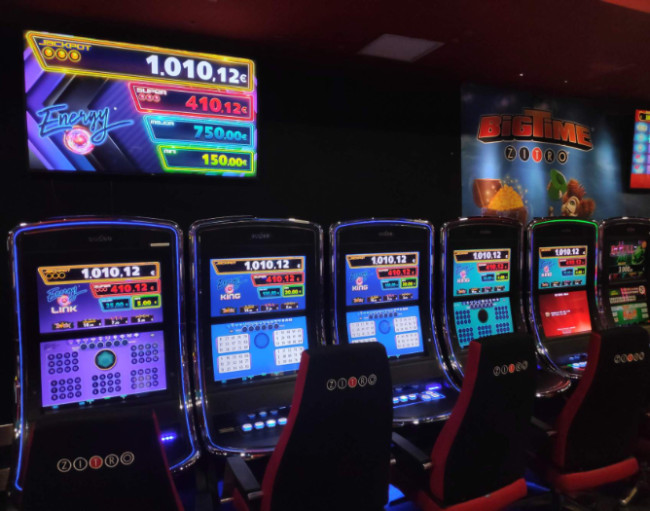 La Navidad llega a Bingo Roma Zaragoza con la instalación de Energy King de Zitro