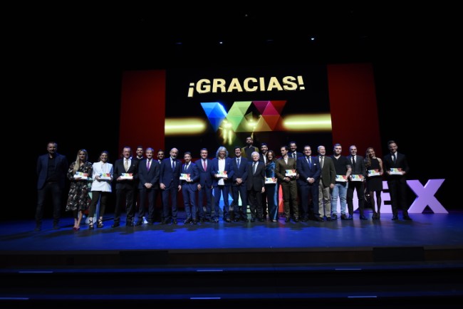 TODAS LAS FOTOS: Ruleta Solidaria de MERKURMAGIC.es en la III Gala de los Premios DEX