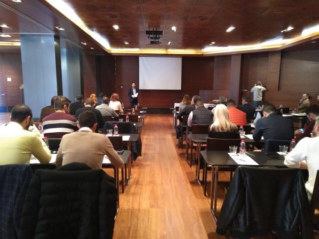 Asistentes a la charla 'Principales retos y necesidades para la gestión integral de salas de juego' de IPS en Murcia