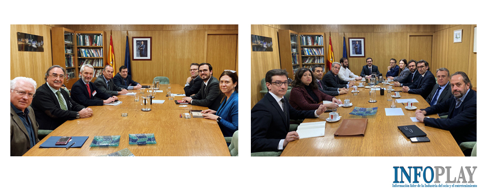 Representantes de la Asociación Española de Radiodifusión Comercial (AERC) y de la Asociación de Medios de Información (AMI) junto al ministro Alberto Garzón