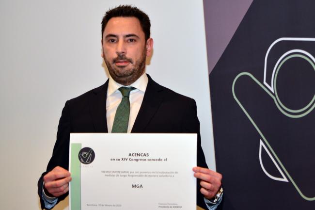 Enric Sanahuja, vicepresidente del Grupo MGA, recibió el premio empresarial otorgado a MGA por la instauración de medidas de Juego Responsable