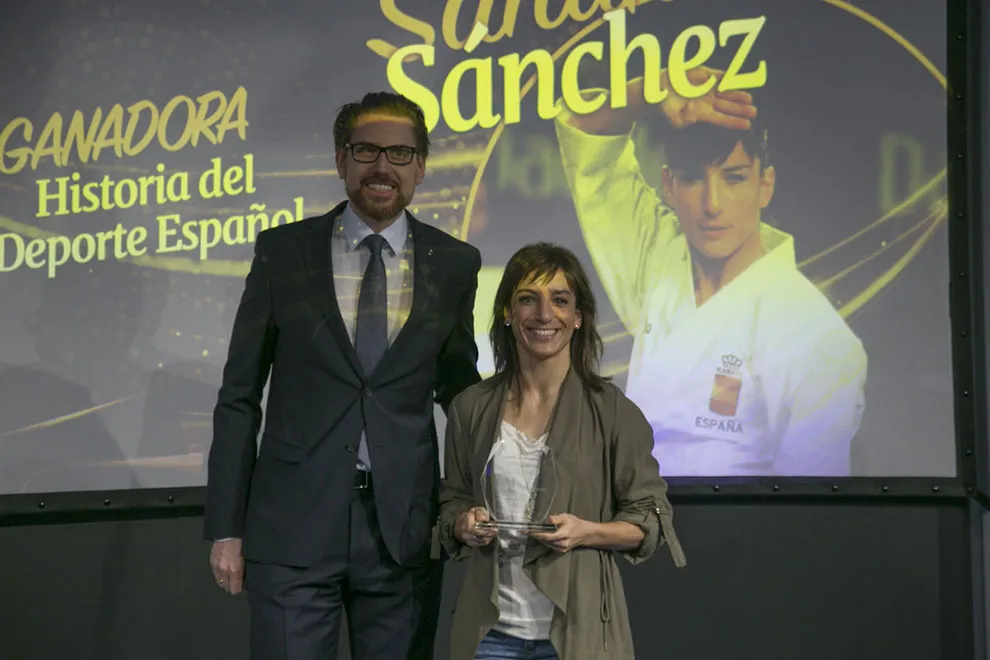 Sandra Sánchez junto a Bernhard Teuchmann (General Manager de Novomatic Gaming Spain)