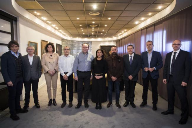 De izquierda a derecha: Carlos Duelo, Rafael Beneyto, Encarna Gaspar, Rafael Ferrando, Vicente Inglada, Beatriz Rodríguez, Francisco J. Bou, Julio Monreal, Fernando Móner y Alfredo Esteve. Foto: Levante-El Mercantil Valenciano.