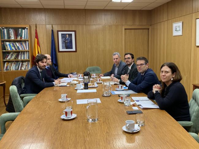 Encuentro entre representantes del Ministerio del Consumo y sector del juego
