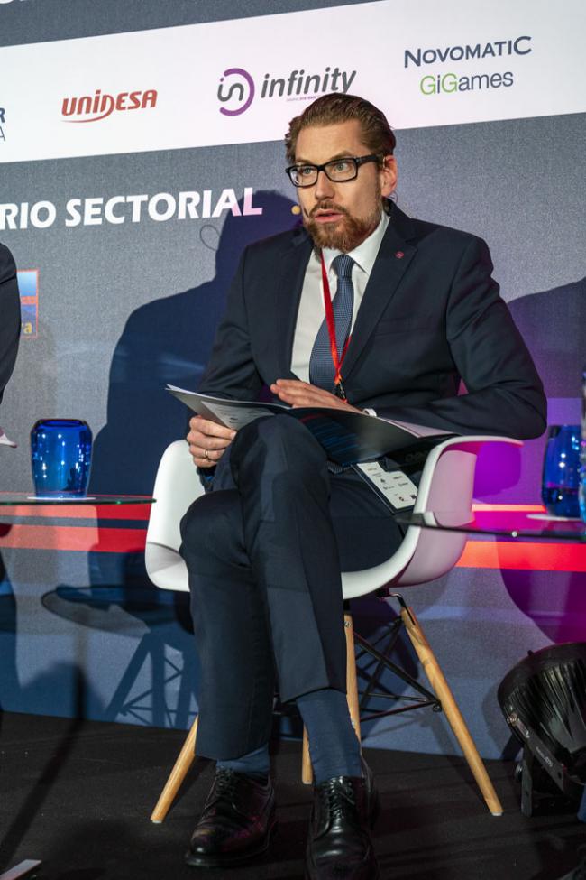 IMPORTANTE PONENCIA... NO SE PIERDAN NI UNA FRASE
Bernhard Teuchmann: 