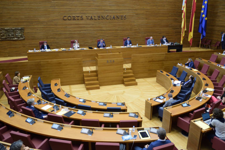 Las Cortes Valencianas cambian el método del voto para aprobar la Ley del Juego