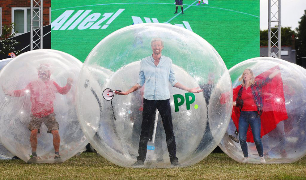 Paddy Power lanza un anuncio promoviendo la distancia social (Vídeo y fotos)