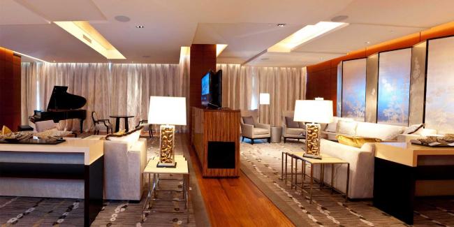  The Chairman Suite, the most luxurious space at the Marina Bay Sands ($17,000 per night)