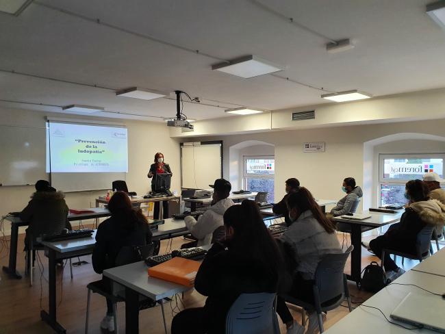 AJUPAREVA da charlas sobre juego problemático a 30 jóvenes de cultura gitana