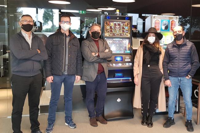 R FRANCO
Nuevo Gran éxito de LUCKY FORMULA BAR en VALENCIA