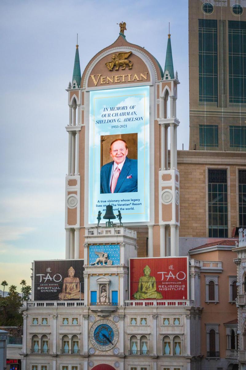 Las Vegas pays tribute to Sheldon Adelson a few days after his death (Photos)