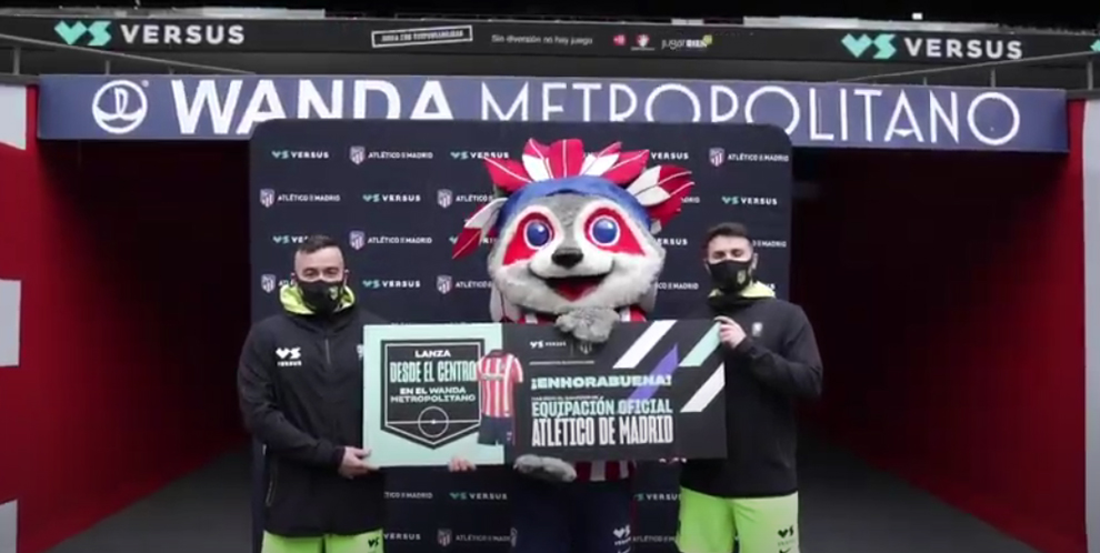  Versus premia a dos usuarios en el centro del Wanda Metropolitano (Vídeo)
