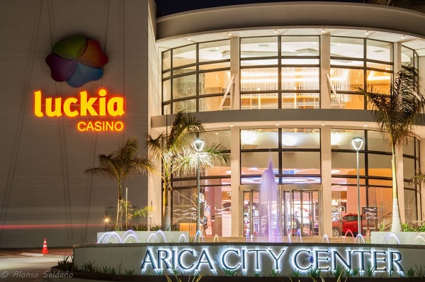 ¿Cuánto cobra por casinos