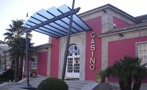 Galicia reabre establecimientos de juego hasta las 18.00h con la garantía de mantener las distancias en la disposición de las máquinas