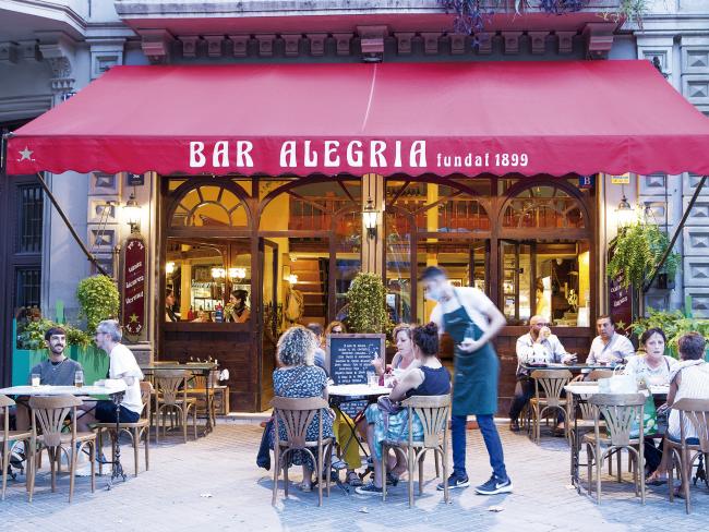 La hostelería catalana podrá abrir hasta las 23:00 desde el 9 de mayo
