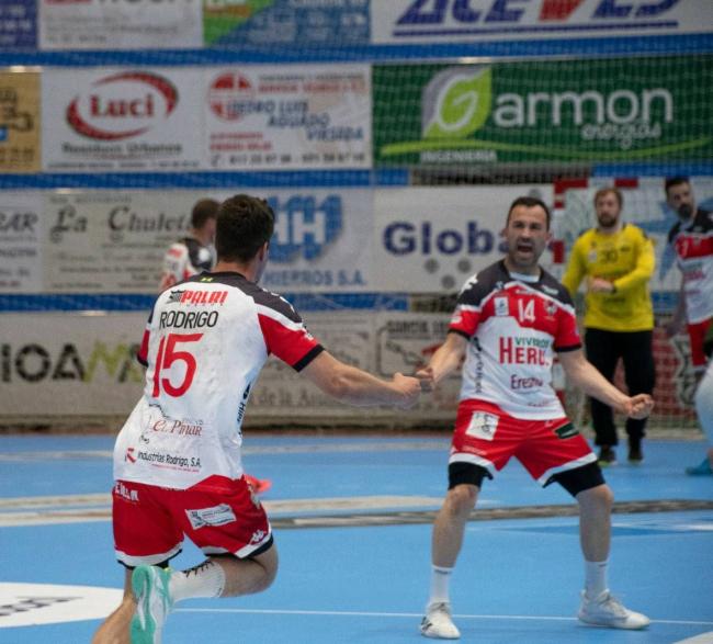 COCAMATIC saca pecho del patrocinio del CLUB BALONMANO NAVA