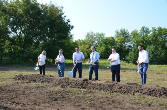  Aristocrat inicia la construcción de una gran instalación para fabricar máquinas en Oklahoma