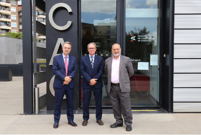 Izq. a der.: El presidente del Consejo Audiovisual de la Comunidad Valenciana (CACV), Jose Maria Vidal; el presidente del Consejo del Audiovisual de Cataluña (CAC), Roger Loppacher; el presidente del Consejo Audiovisual de Andalucía (CAA), Antonio Checa.