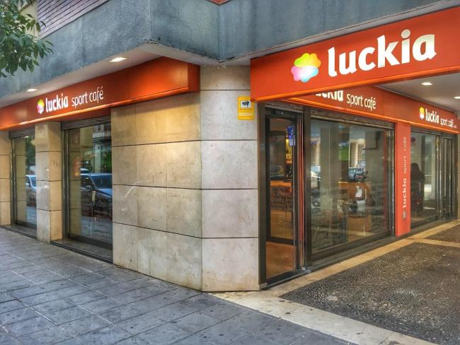 Andalucía elimina límites de aforos y de horarios 