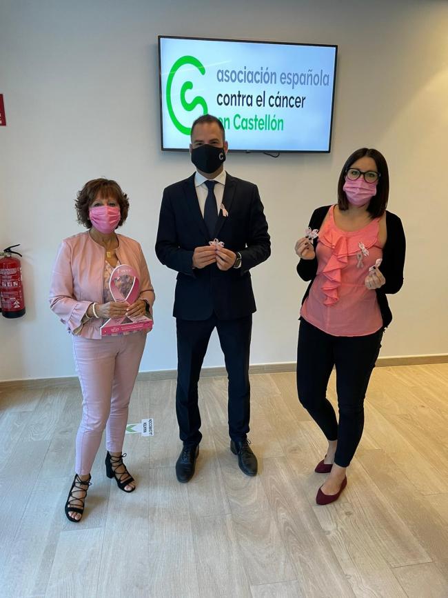 Gran Casino Castellón realiza una donación a la Asociación Española Contra el Cáncer
