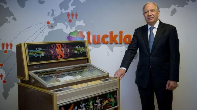  Los inicios de LUCKIA: de una gramola en un bar a una multinacional de referencia GRAN REPORTAJE EN LA PRENSA GALLEGA