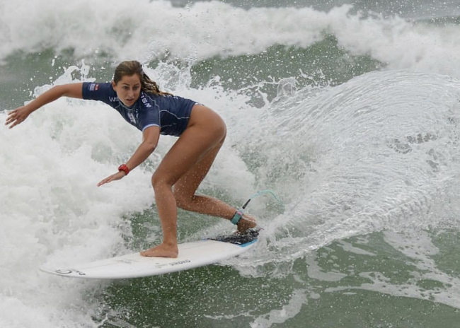 La surfista Lucía Martiño protagoniza el nuevo juego de MGA Games VÍDEO