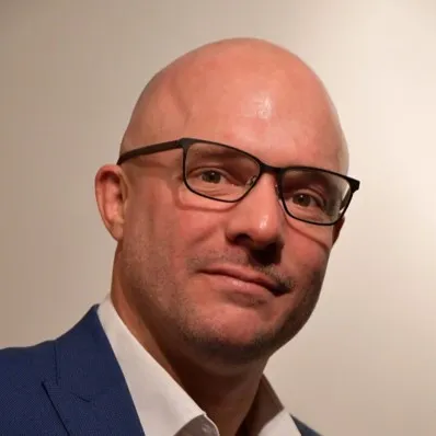 OKTO ficha a un directivo de Inspired Gaming, Rob Peché