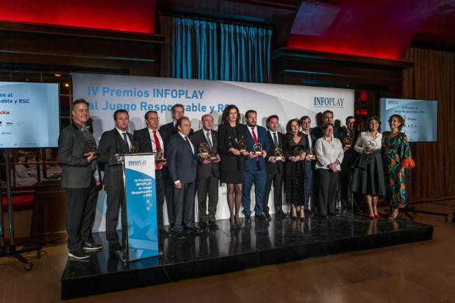 PRIMERA GALERÍA DE FOTOS ENTREGA DE PREMIOS EN EL TEATRO REAL de los IV PREMIOS INFOPLAY AL JUEGO RESPONSABLE Y RSC