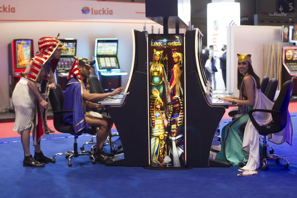 Recreativos Franco muestra sus productos estrella para hostelería y salones en FIJMA22: Santa Fe Mix y Link of Godss