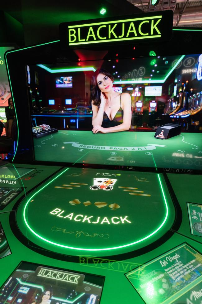 Juegos de azar y entretenimiento con mesas de Blackjack
