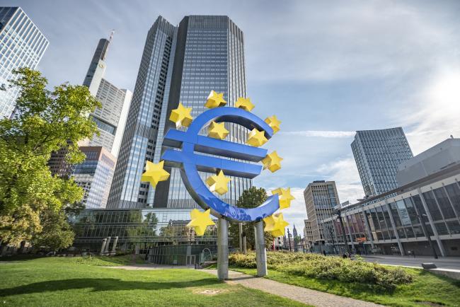 Bruselas estudia iniciar un procedimiento de infracción a España por la disminución de los límites a los pagos en efectivo de la ley antifraude