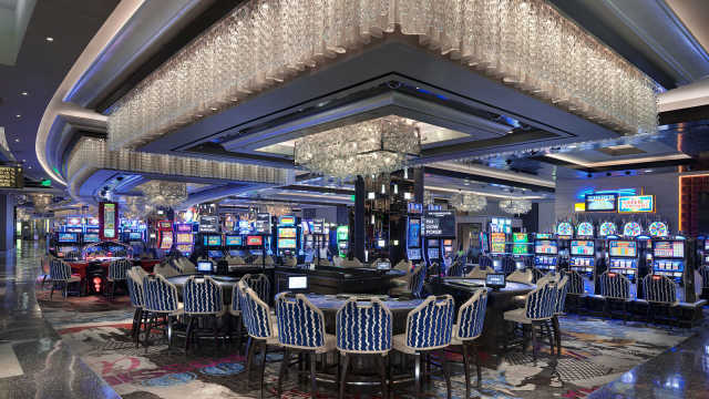 MGM Resorts To Buy Operations Of The Cosmopolitan Of Las Vegas