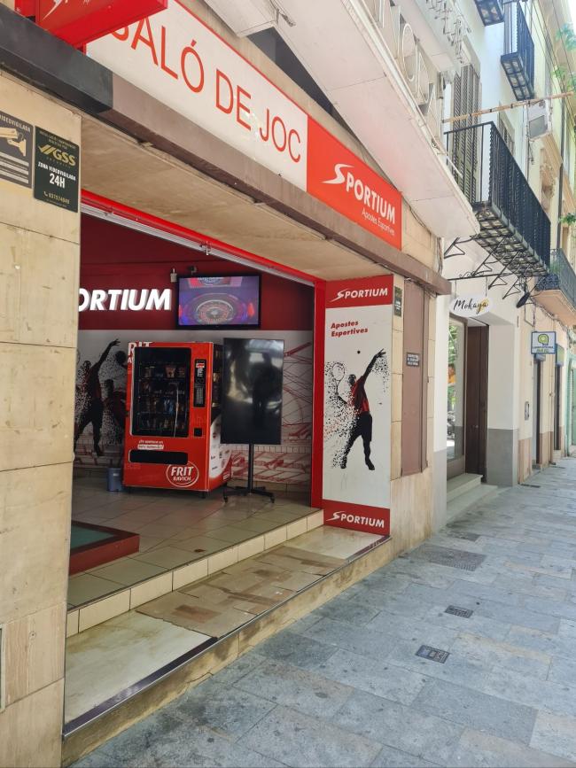  Salón de Juegos en Arenys de Mar (Barcelona) realza sus instalaciones con una moqueta diseño Roulette (Fotos)