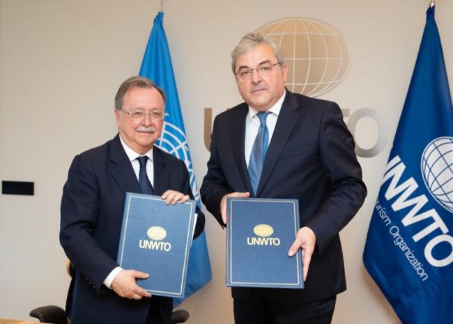 Juan Vivas junto a Ion Vilcu