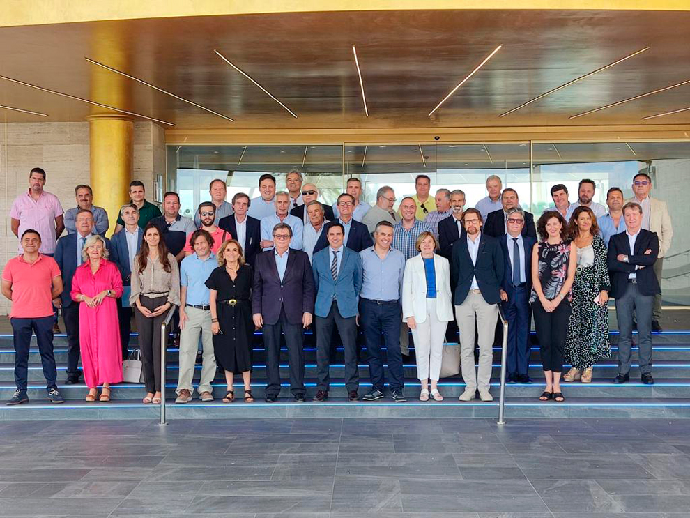 ACODISA reconoce el trabajo del director Manuel Vázquez en su asamblea celebrada en el Casino Admiral Sevilla (Fotos)