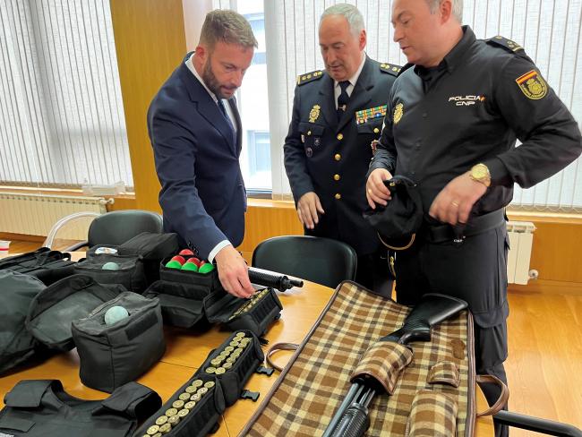 Gonzalo Trenor en su visita a la sede de la Policía Autónoma de A Coruña