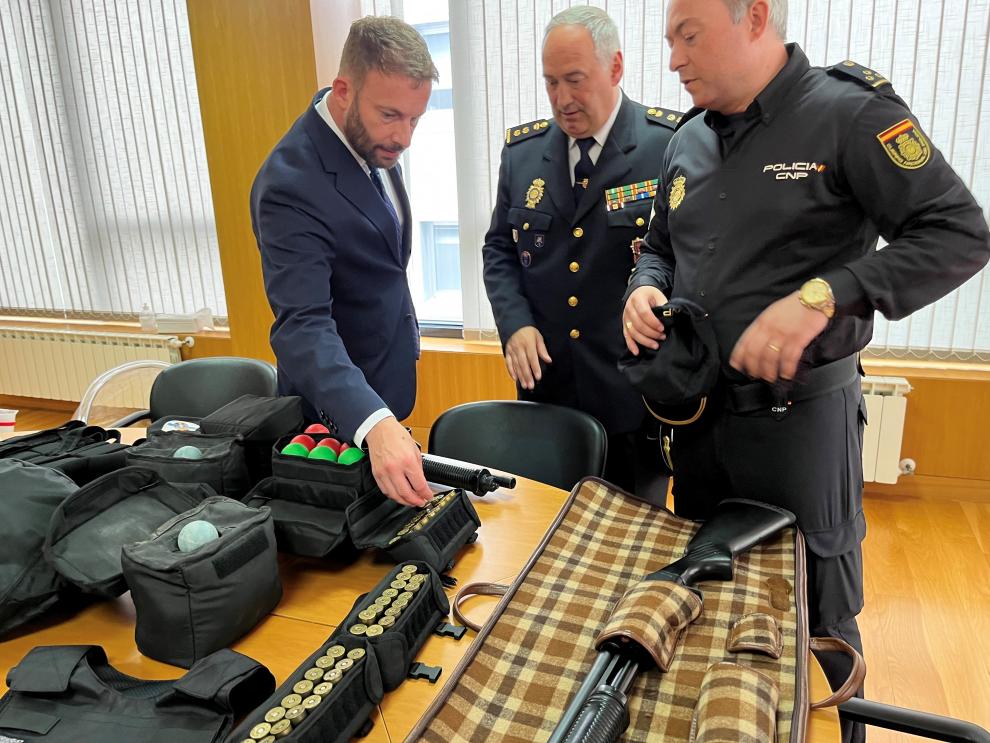 Gonzalo Trenor en su visita a la sede de la Policía Autónoma de A Coruña
