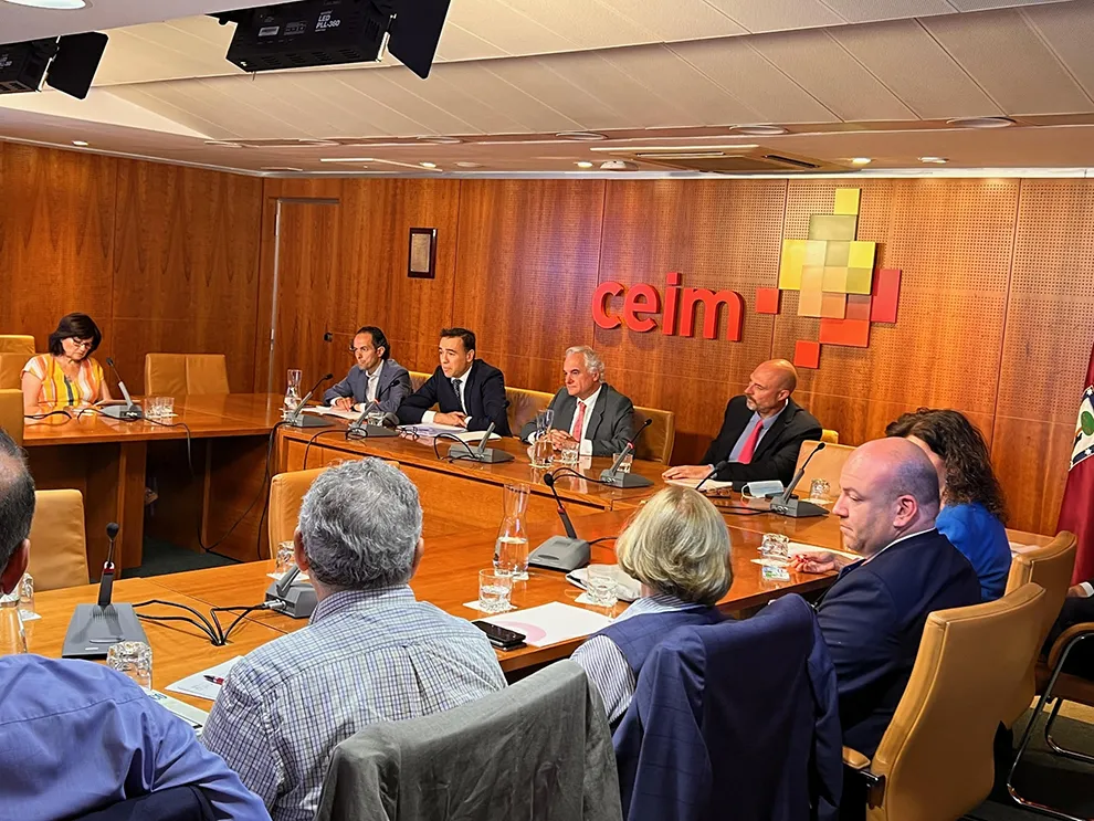 Luis de Pedro Ramonet y José Luis Merino repasan la actualidad del Bingo en la Asamblea de ASEJU: “Madrid en una de las comunidades con el menor número de bingos abiertos por cada 100.000 habitantes”