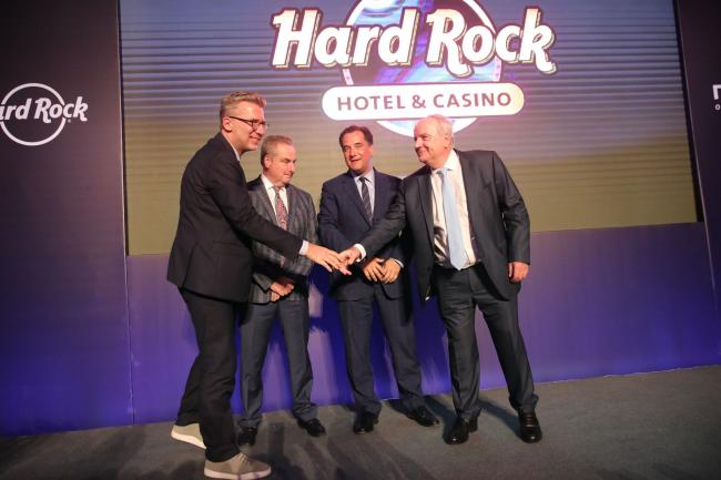 Gran fiesta de Hard Rock para presentar el COLOSAL proyecto de ocio y juego en ATENAS
