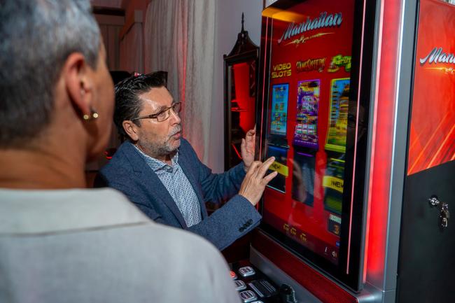 EL ÉXITO COMPLETO DE UNIDESA con COCAVEN en Tenerife:
MANHATTAN REELVOLUTION y DRAGON BONUS, las delicias de los operadores
GALERÍAS 
