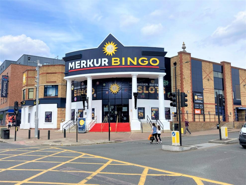  MERKUR renueva el exterior del icónico Bingo Cricklewood (Fotos)