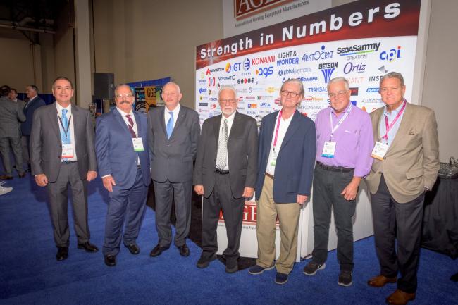 Sebastian Salat asiste a la entrega de premios AGEM