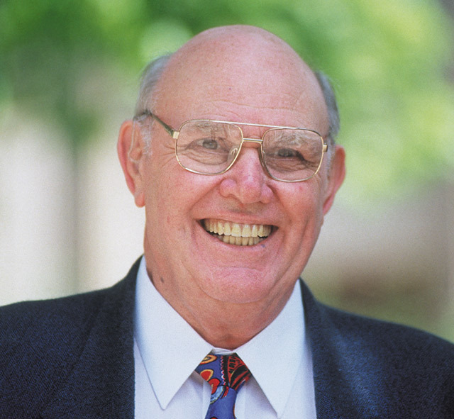 WLA President Rebecca Paul pays tribute to the late Guy Simonis