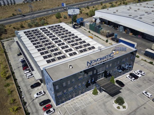 NOVOMATIC SPAIN instala paneles solares en su sede central