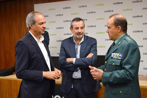 Codere 'Coopera' con la Guardia Civil