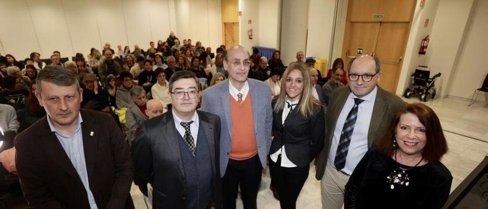 Tineo reivindica en Oviedo la literatura y el medio rural, 