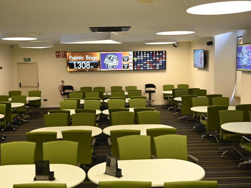 Grupo Comar reabre las puertas del Bingo Royal de Ferrol